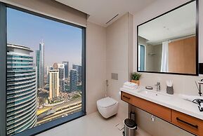 Stylish 2BR with Marina Views