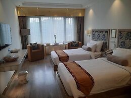 Hotel Razmoni Isha Kha International