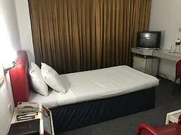 Hotel Razmoni Isha Kha International