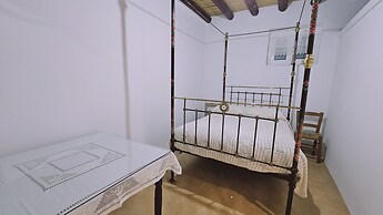 133 DRO - Stay Akoni House