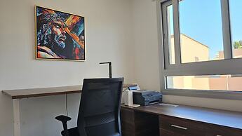 130 LCA -stay Digital Den Apartment