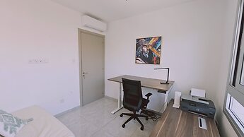 130 LCA -stay Digital Den Apartment