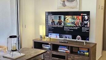 130 LCA -stay Digital Den Apartment