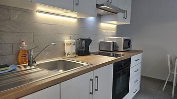 145 NIC - Stay Historia Apartment