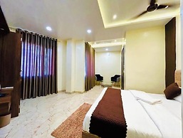 Hotel R K Palace