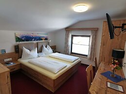 No1 - Flo's Rooms & Breakfast