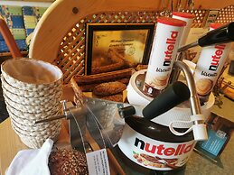 No1 - Flo's Rooms & Breakfast