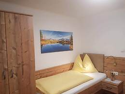 No1 - Flo's Rooms & Breakfast