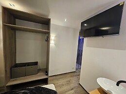 No1 - Flo's Rooms & Breakfast