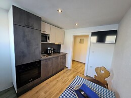 No1 - Flo's Rooms & Breakfast