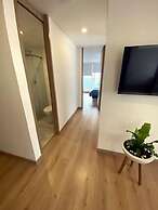 Uhaus 704
