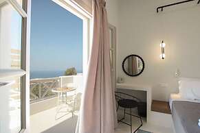 Airy suites santorini