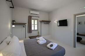 Airy suites santorini