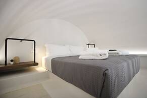 Airy suites santorini