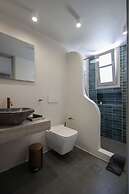 Airy suites santorini