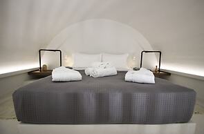 Airy suites santorini
