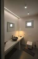 Airy suites santorini