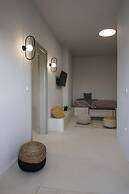 Airy suites santorini