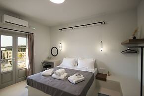 Airy suites santorini