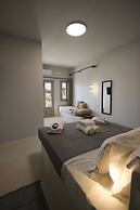 Airy suites santorini