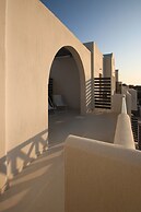 Airy suites santorini