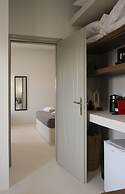 Airy suites santorini