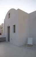 Airy suites santorini
