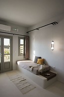 Airy suites santorini