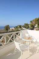 Airy suites santorini