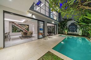 Villa Blue Water by GORO
