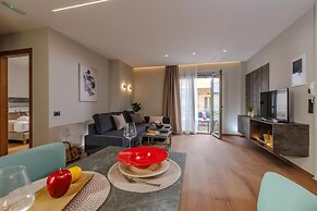 Jolly Suites