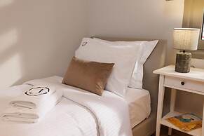 Jolly Suites