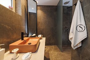 Jolly Suites