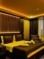 Royal Escape Hotel