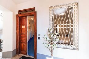 Elysium Suites Colosseo