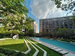 Blossom Condo Sathon-Charoenrat