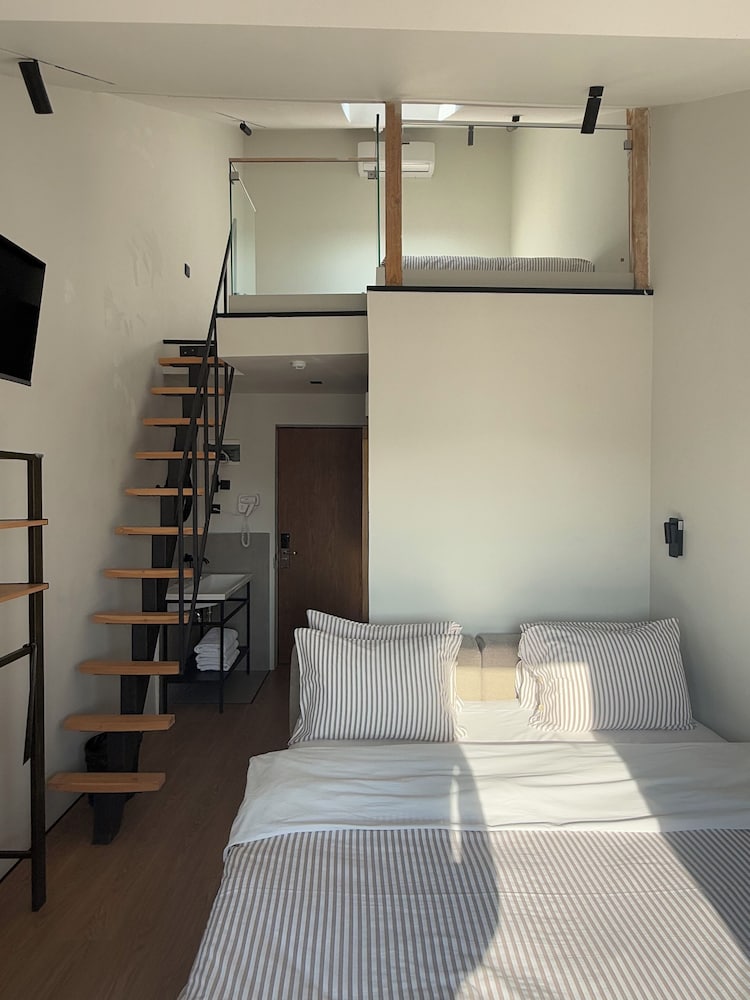 Mosh Mosh Boutique Hotel
