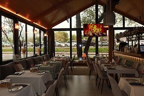 Mosh Mosh Boutique Hotel