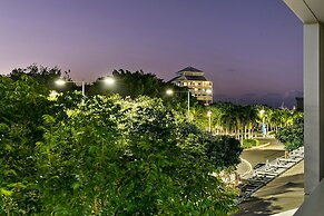 Coastal Harbour Lights -pool Gym Prime Location
