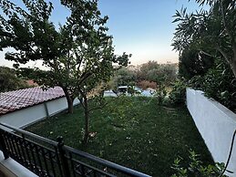 Skiathos Center Stylish 2 Bd w Balcony