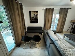Skiathos Center Stylish 2 Bd w Balcony
