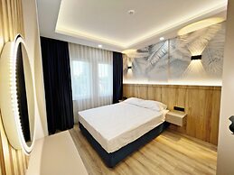 Kemer Sunrise Suit