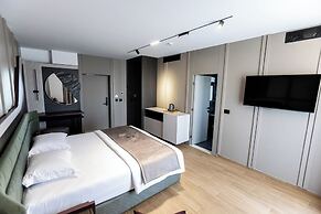 Bolt Boutique Hotel