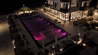 Bolt Boutique Hotel