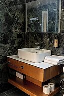 Bolt Boutique Hotel