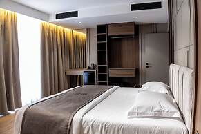 Bolt Boutique Hotel