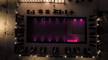 Bolt Boutique Hotel
