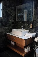 Bolt Boutique Hotel