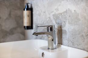 Bolt Boutique Hotel