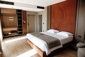 Bolt Boutique Hotel